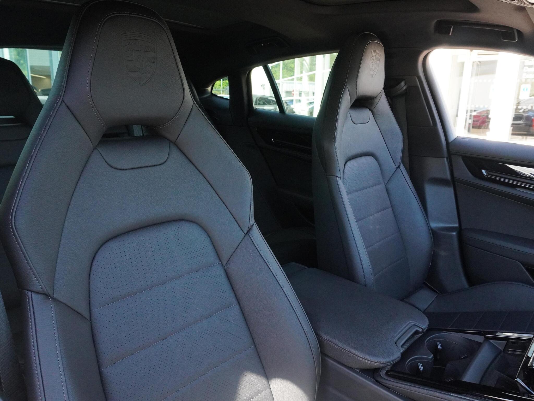 Porsche Panamera view 14