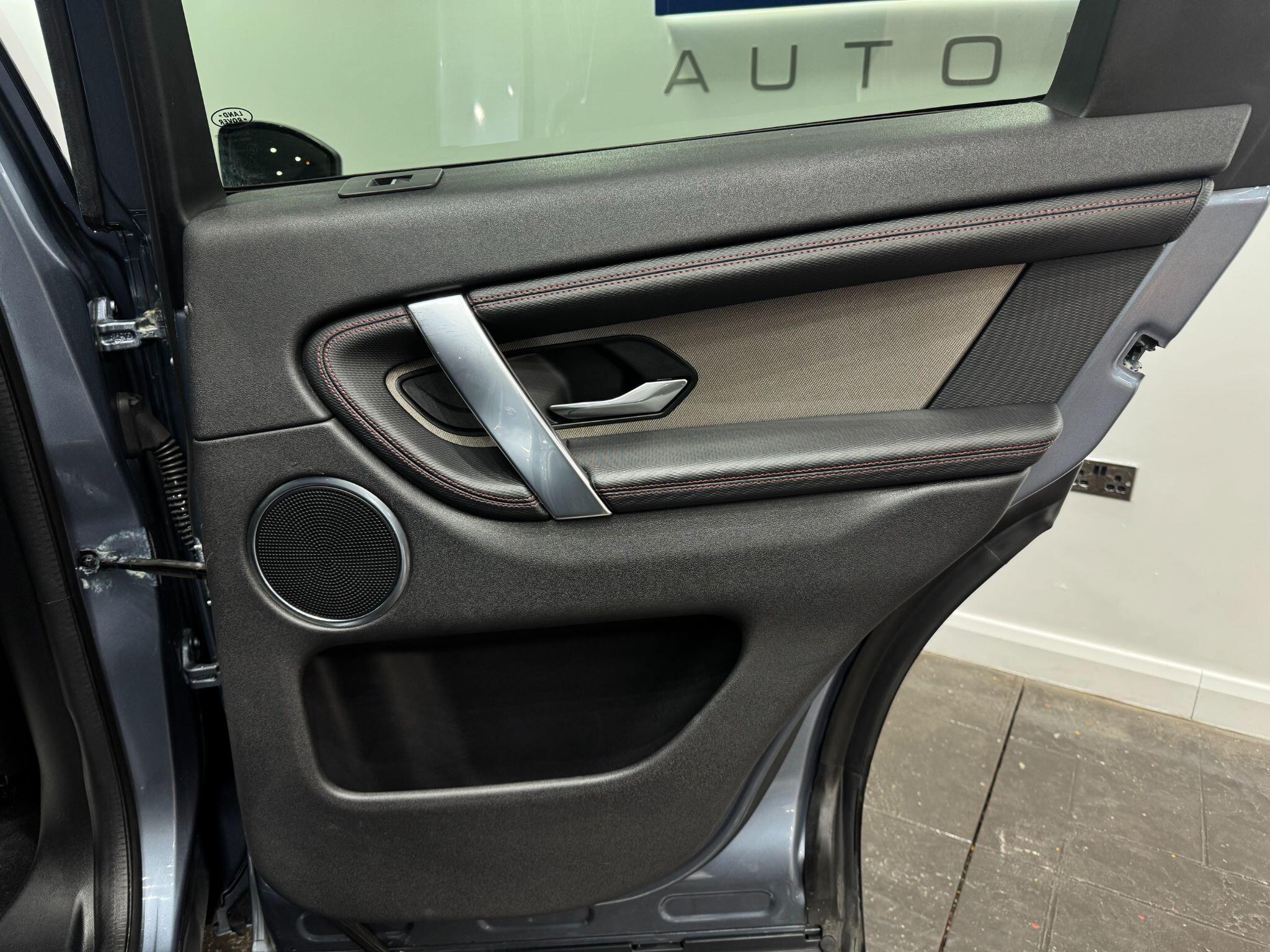 Land Rover Discovery Sport view 46