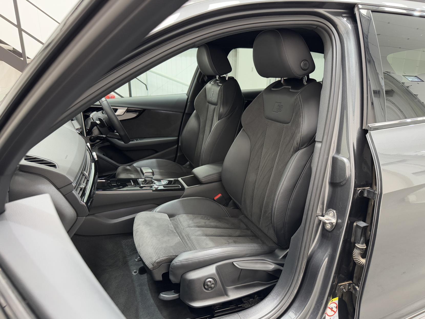 Audi A4 Avant view 41