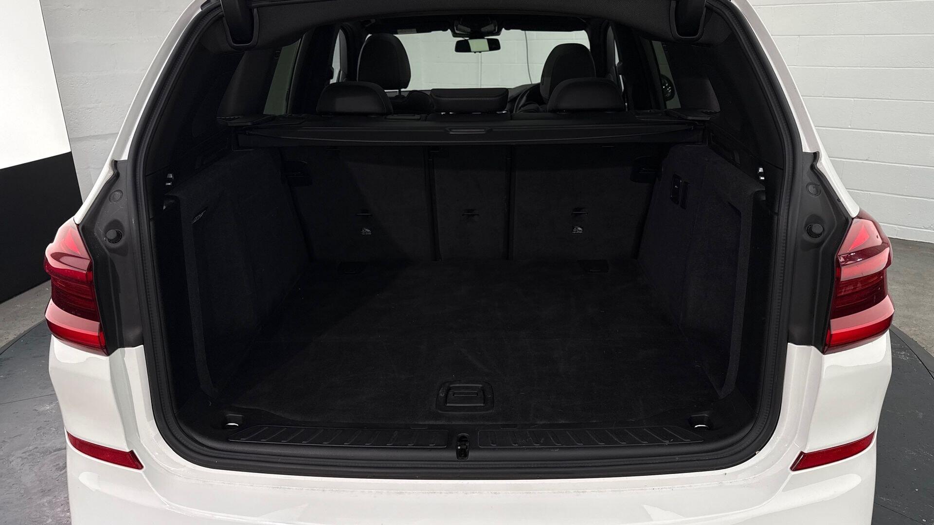 BMW X3 view 13