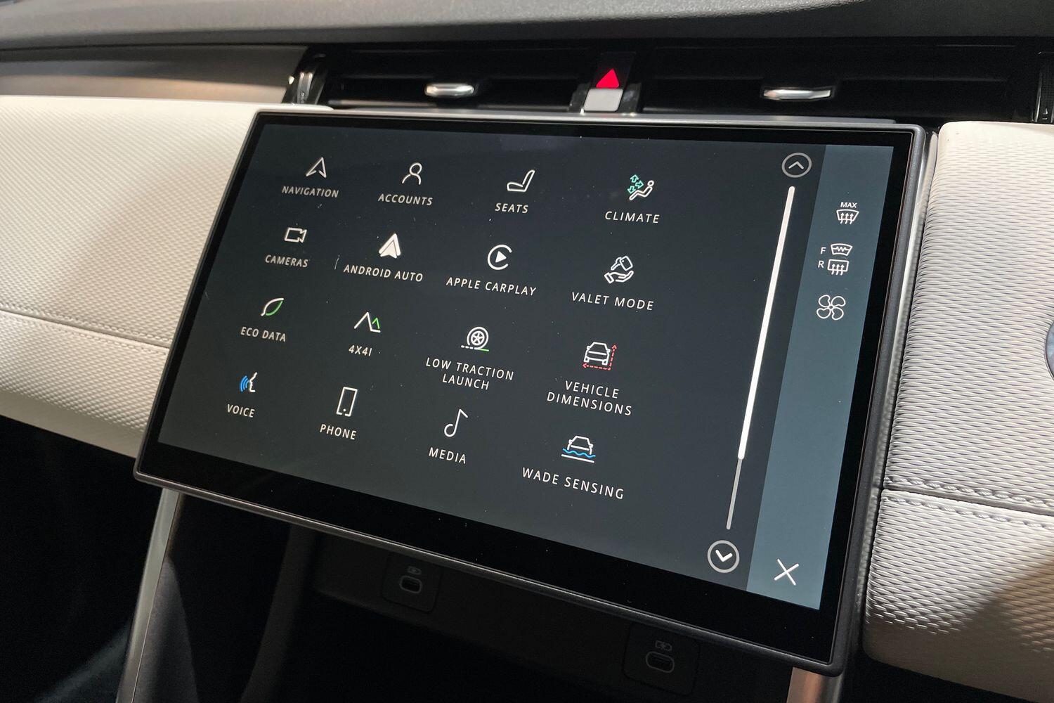 Land Rover Discovery Sport view 28