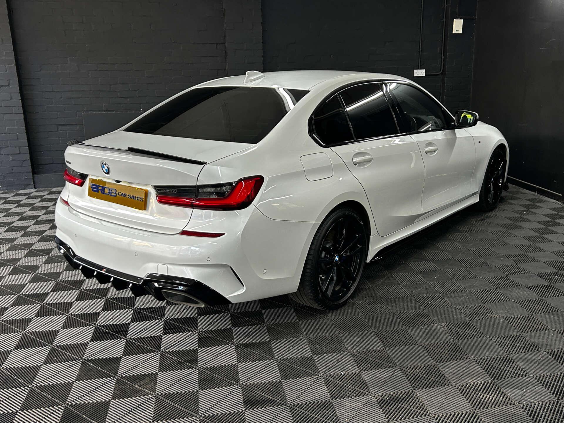 BMW 3 Series view 23