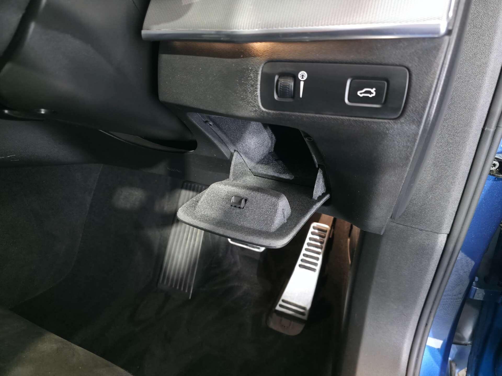 Volvo XC90 view 32