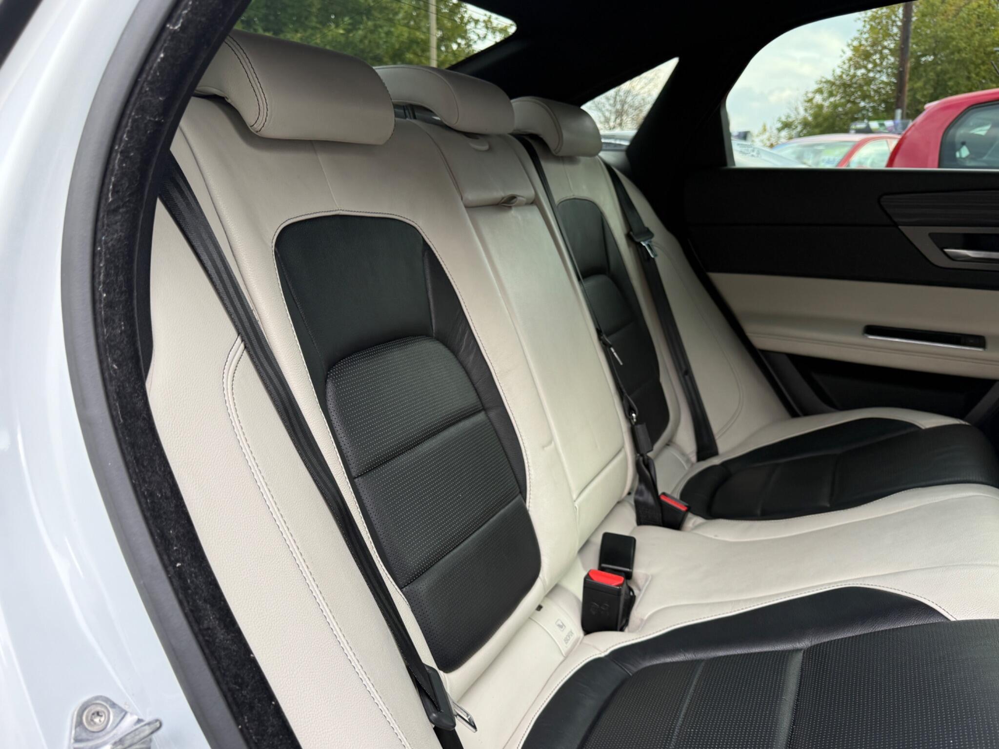 Jaguar XF - Image 33