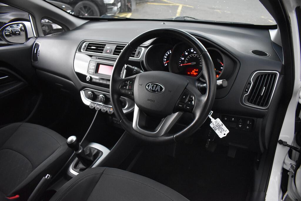 Kia Rio view 10