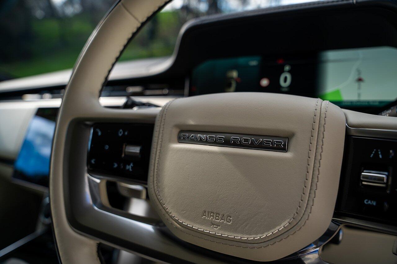 Land Rover Range Rover view 47
