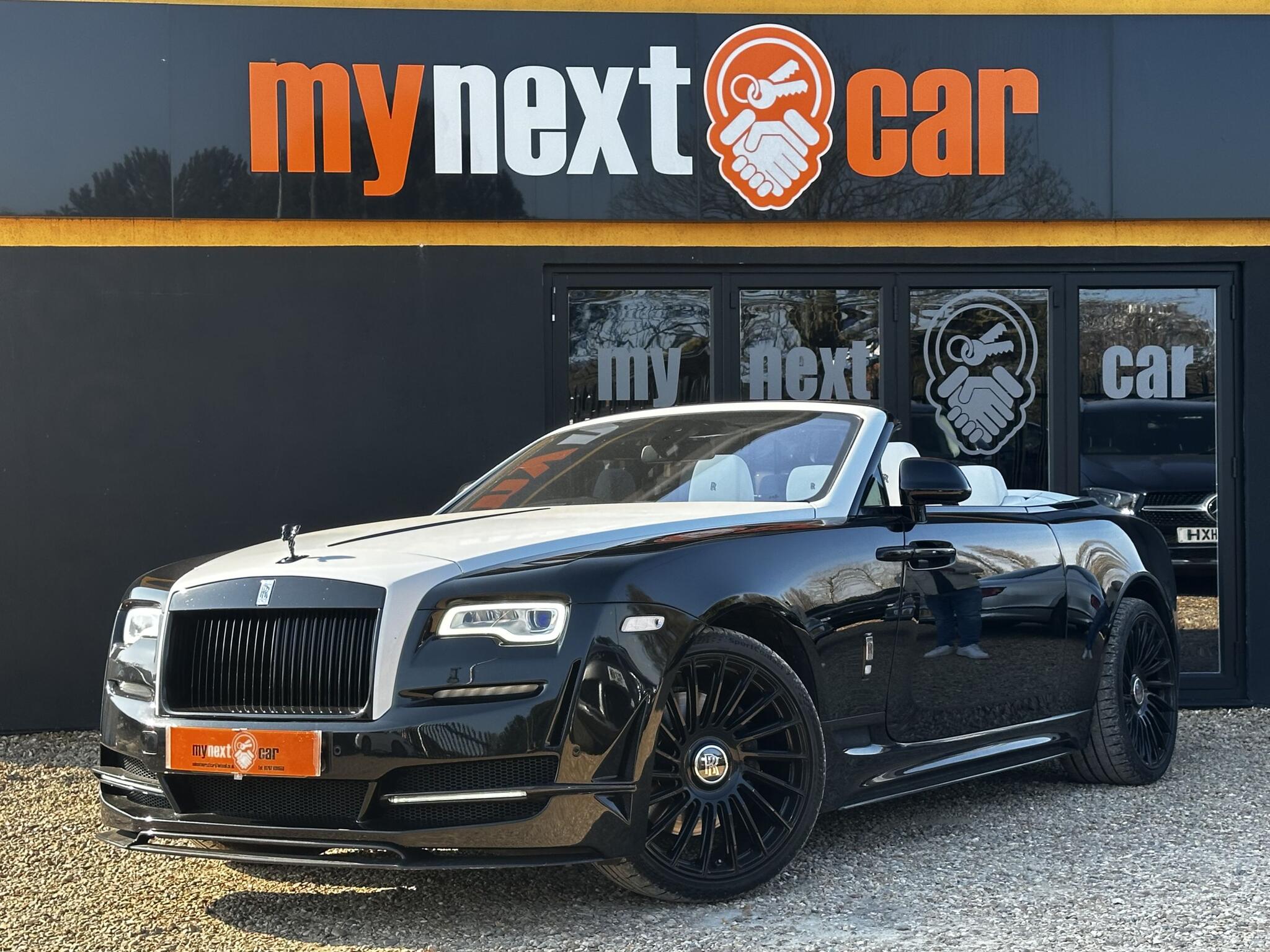 Rolls-Royce Dawn view 6