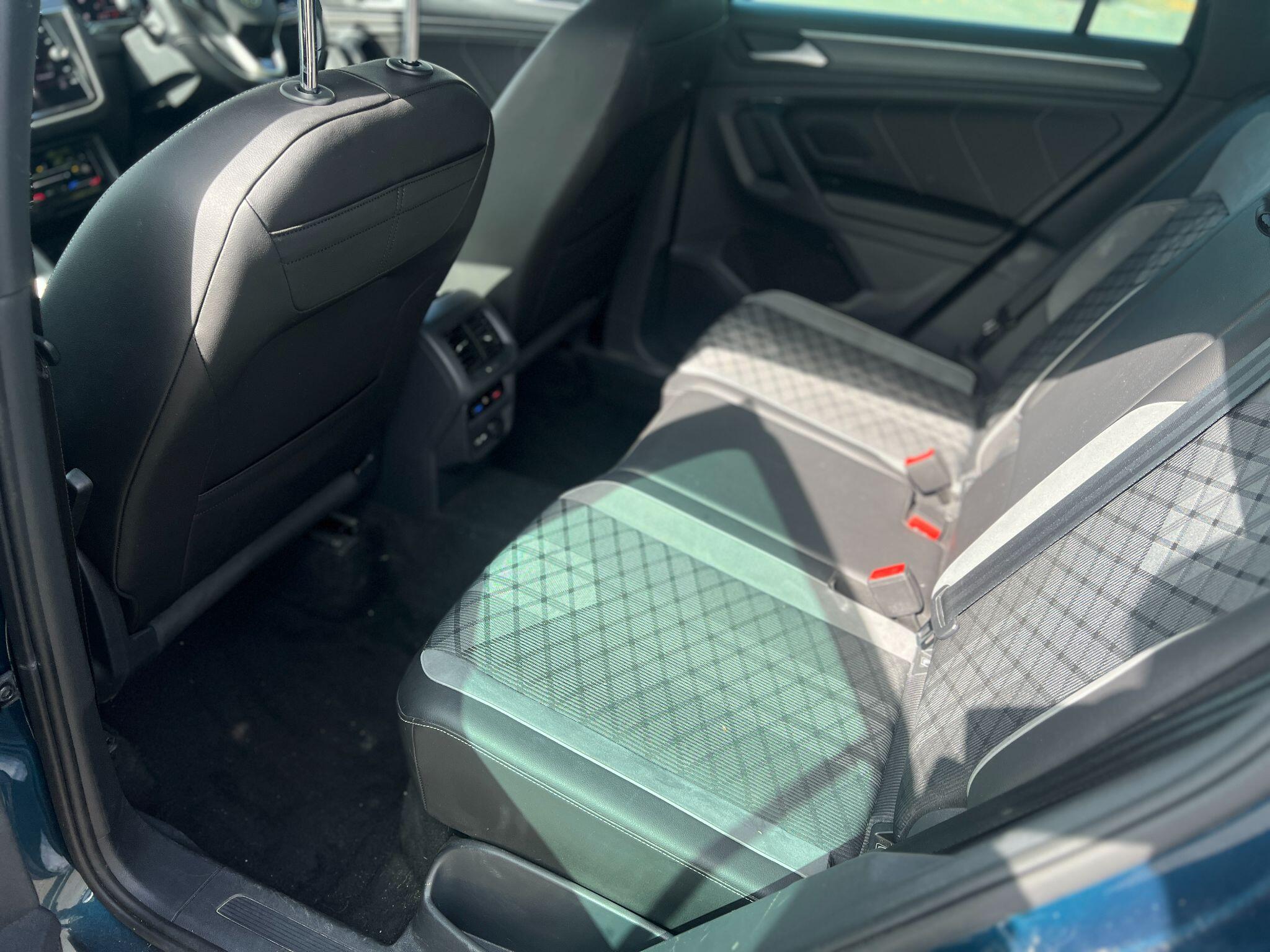 Volkswagen Tiguan view 12