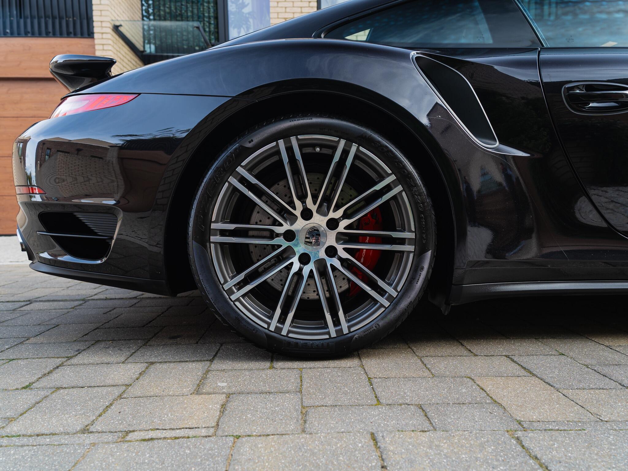 Porsche 911 view 41