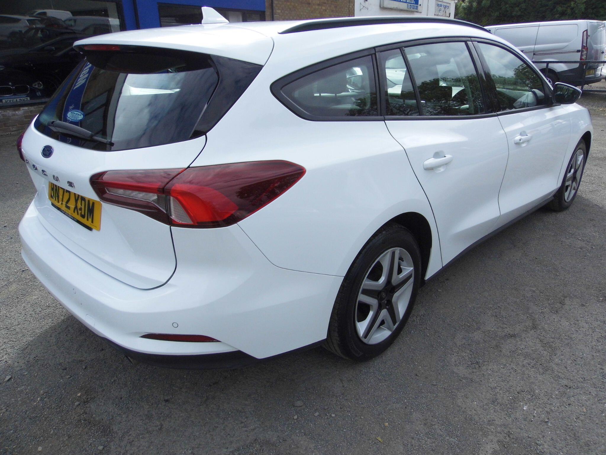 Ford Focus view 8