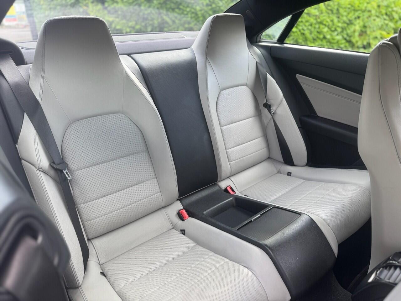 Mercedes-Benz E-Class view 17