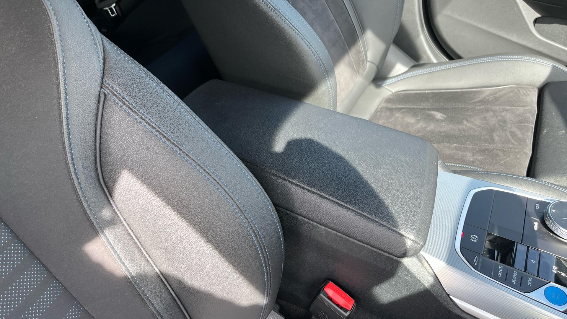 BMW i4 view 45