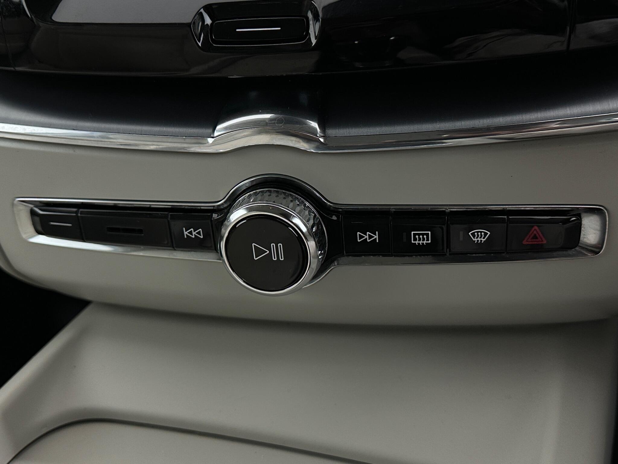 Volvo XC60 view 22