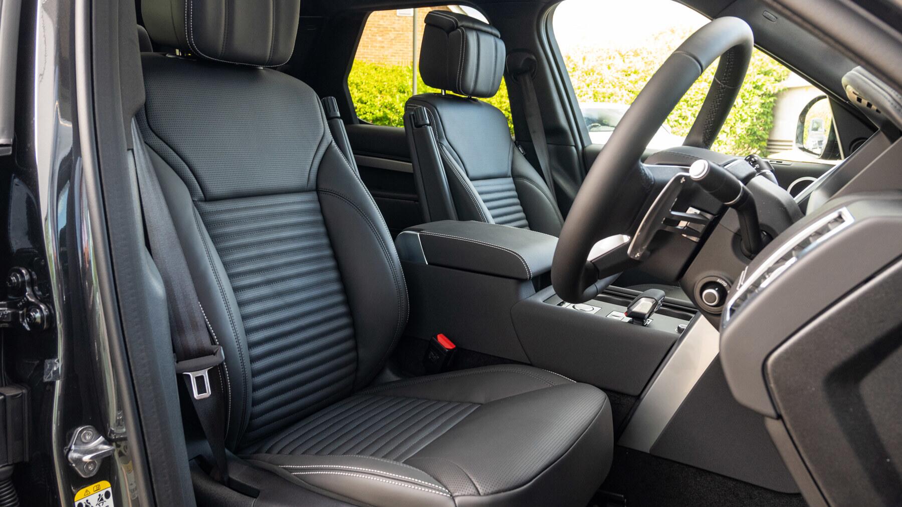 Land Rover Discovery view 64