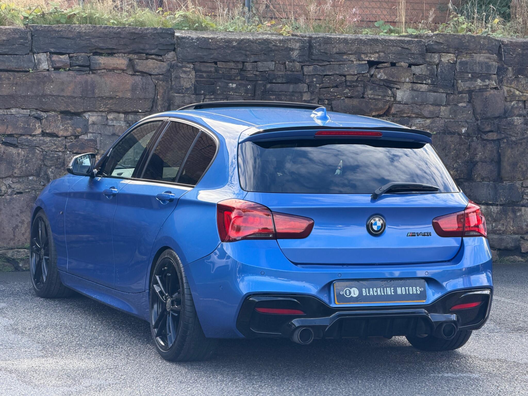 BMW 1 Series view 5
