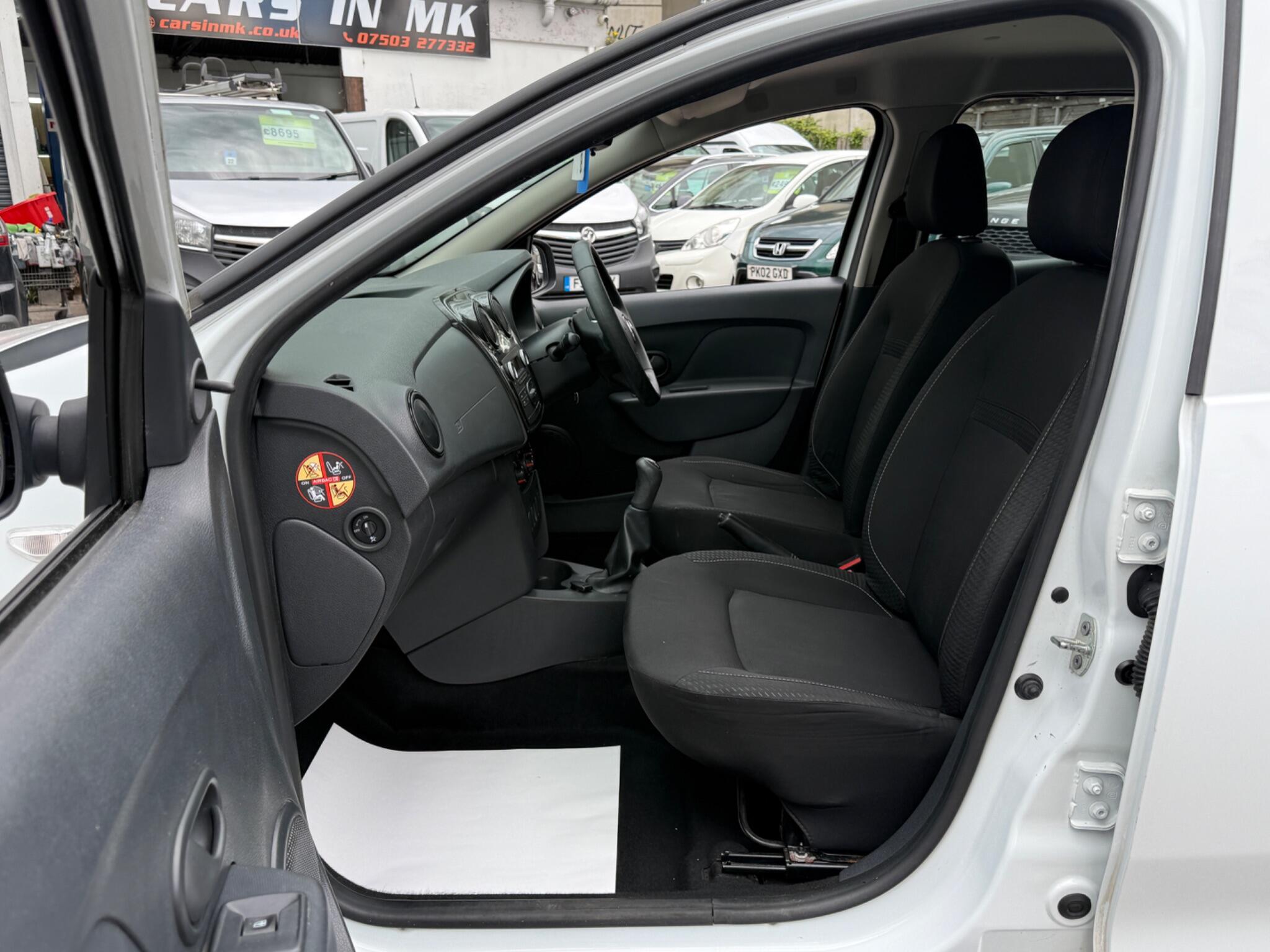 Dacia Sandero - Image 50