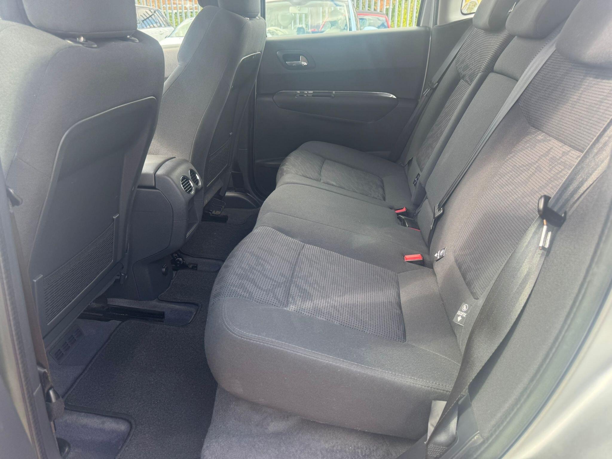 Peugeot 3008 view 17