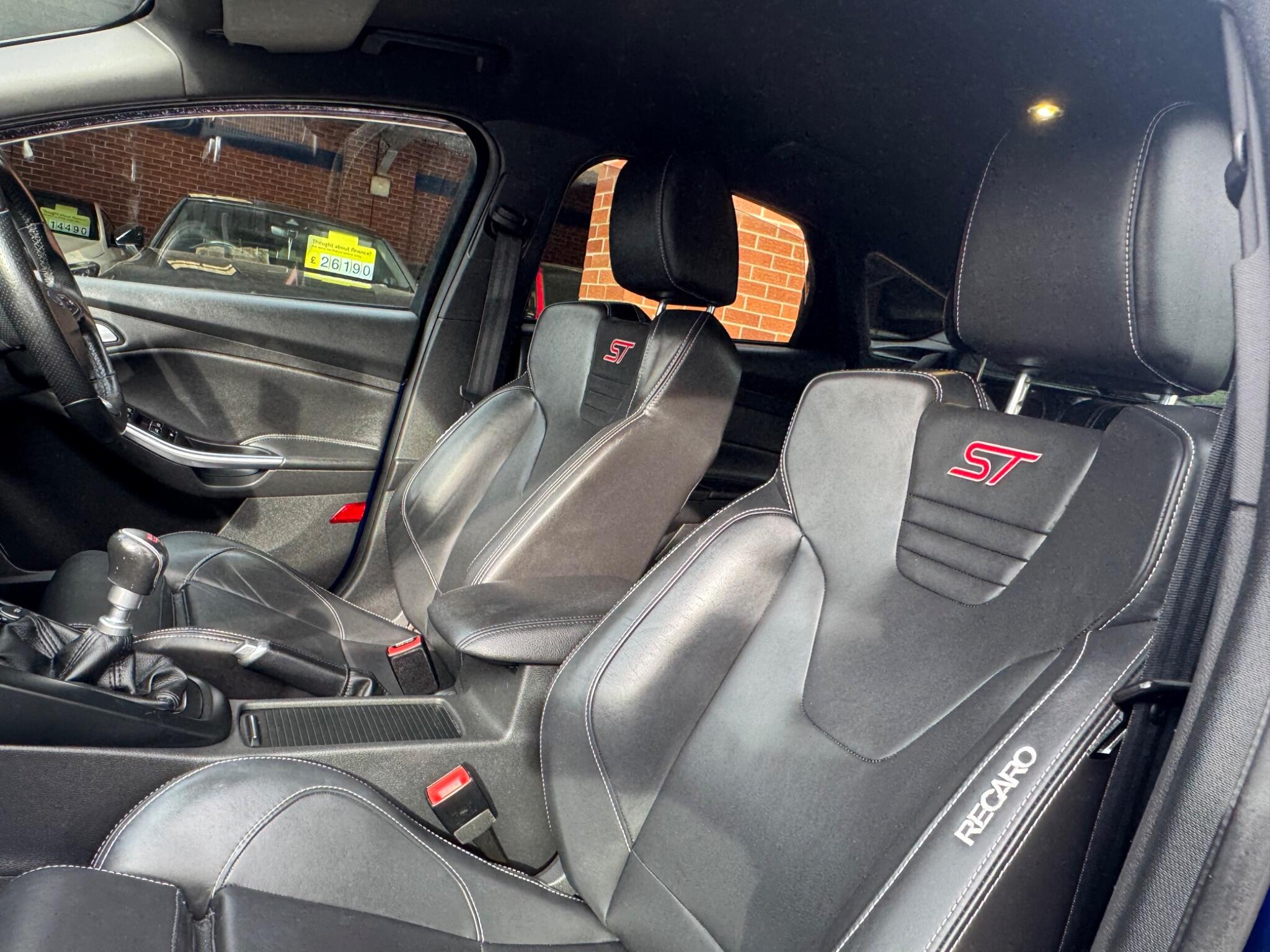 Ford Focus view 7