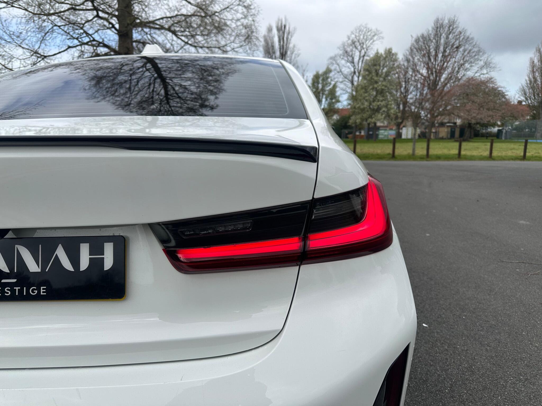 BMW 3 Series view 10