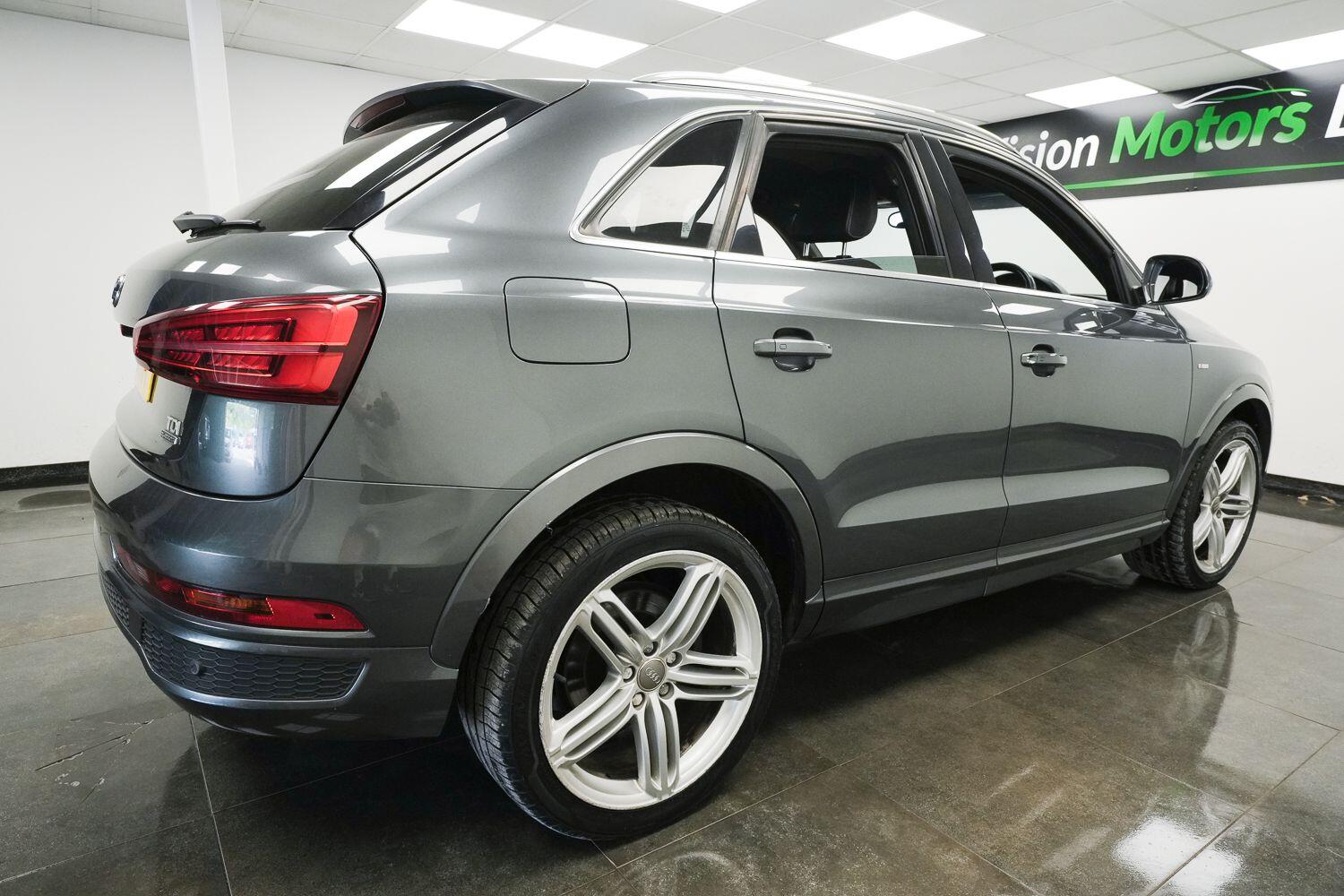 Audi Q3 view 4