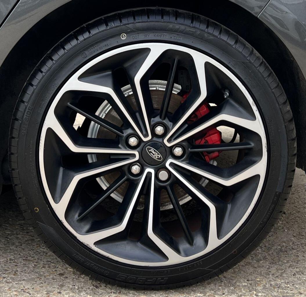 Ford Focus view 13