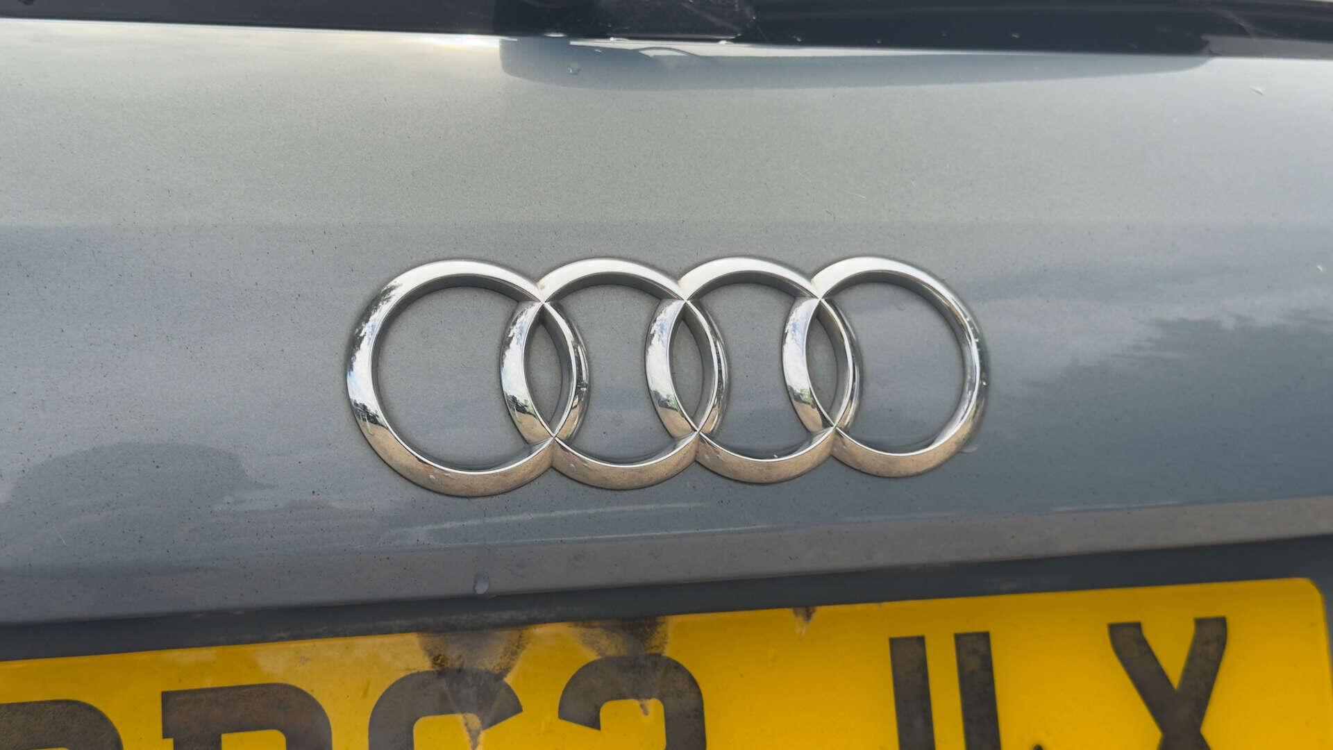 Audi Q3 view 46