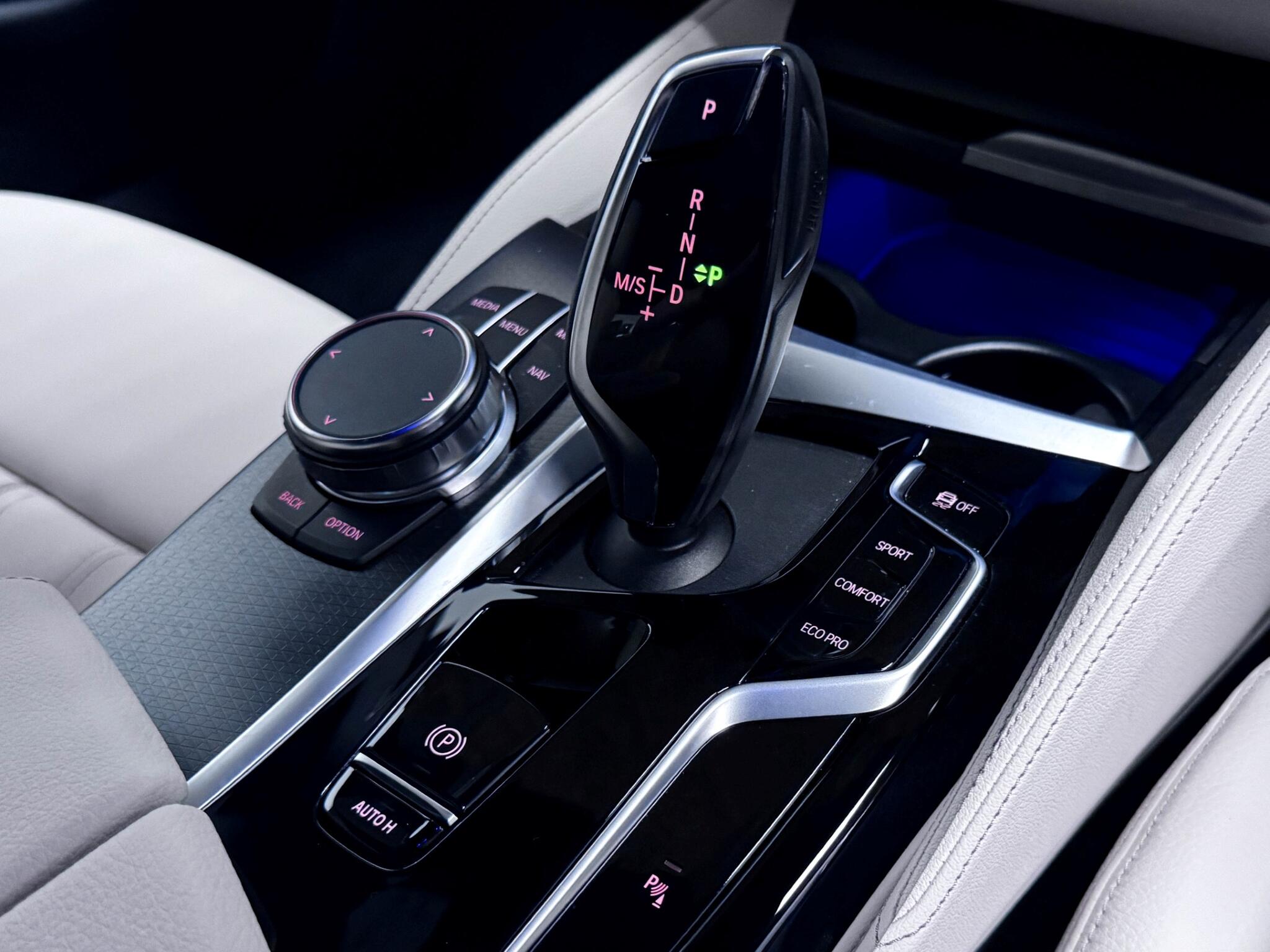 BMW 5 Series view 34