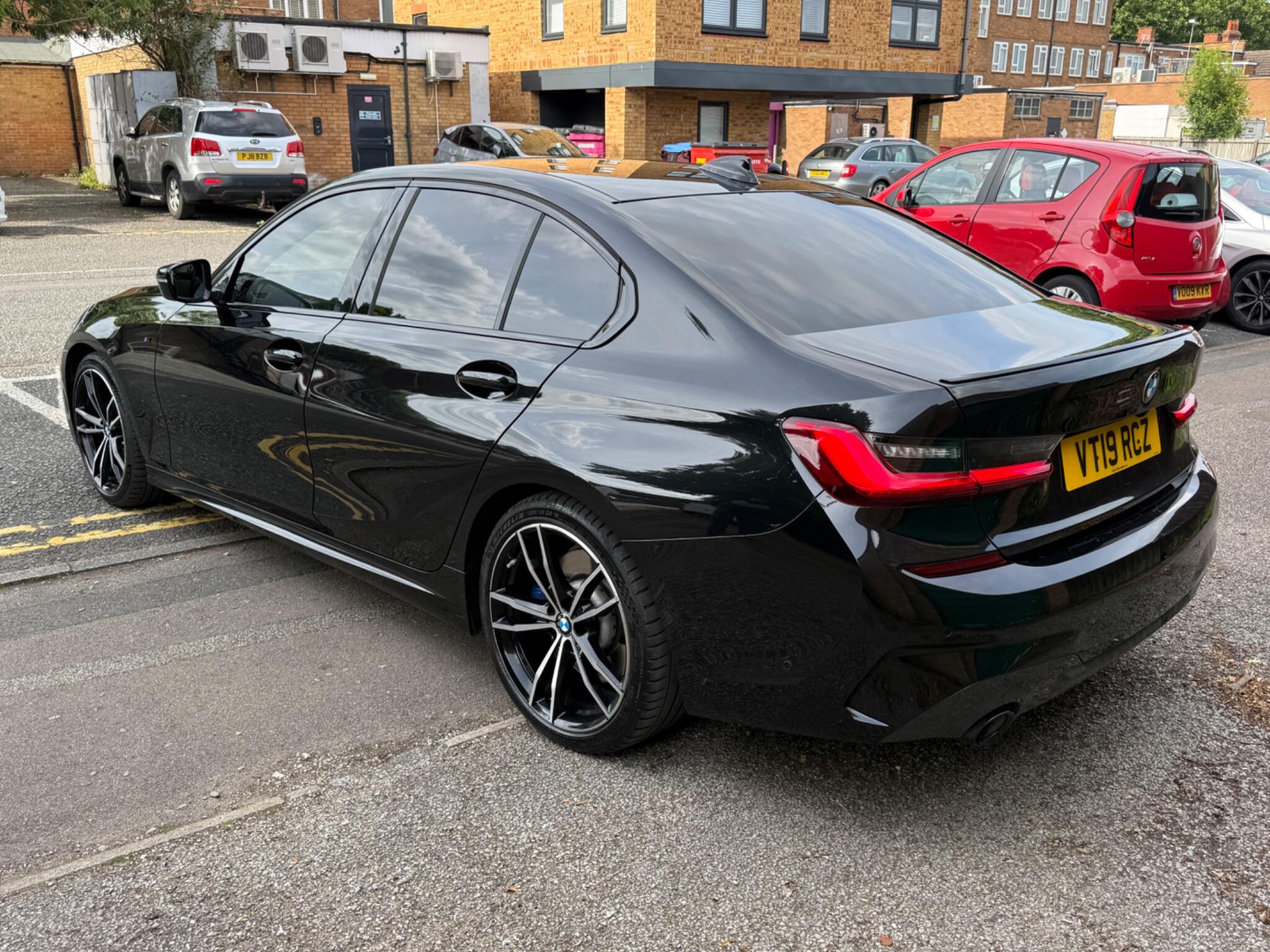 BMW 3 Series - Image 9