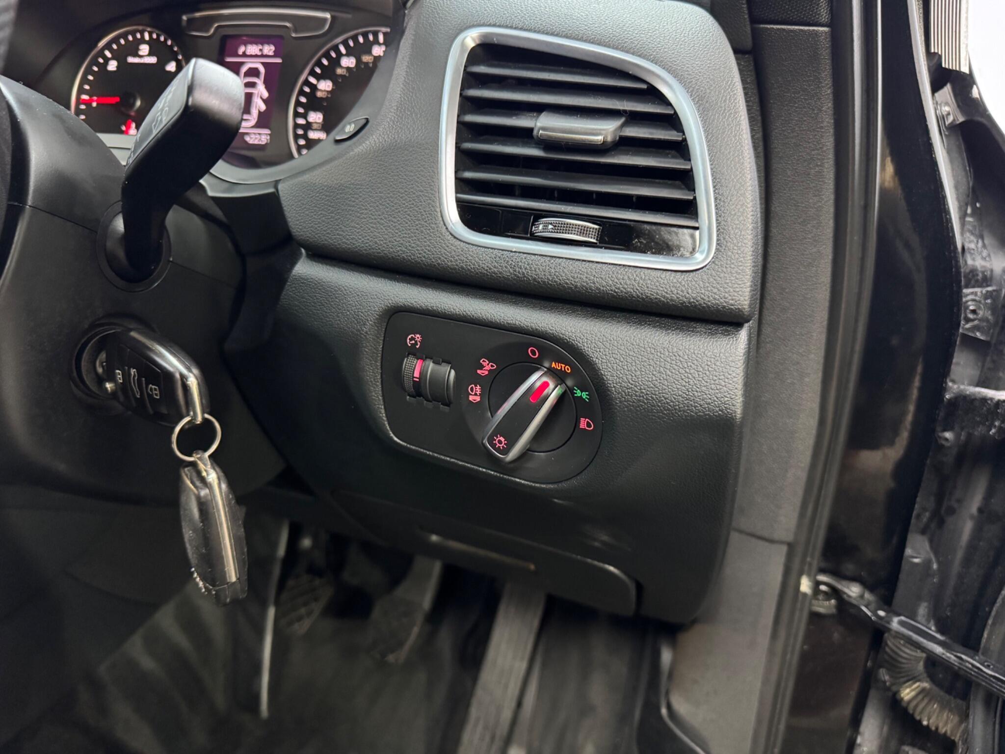 Audi Q3 view 31