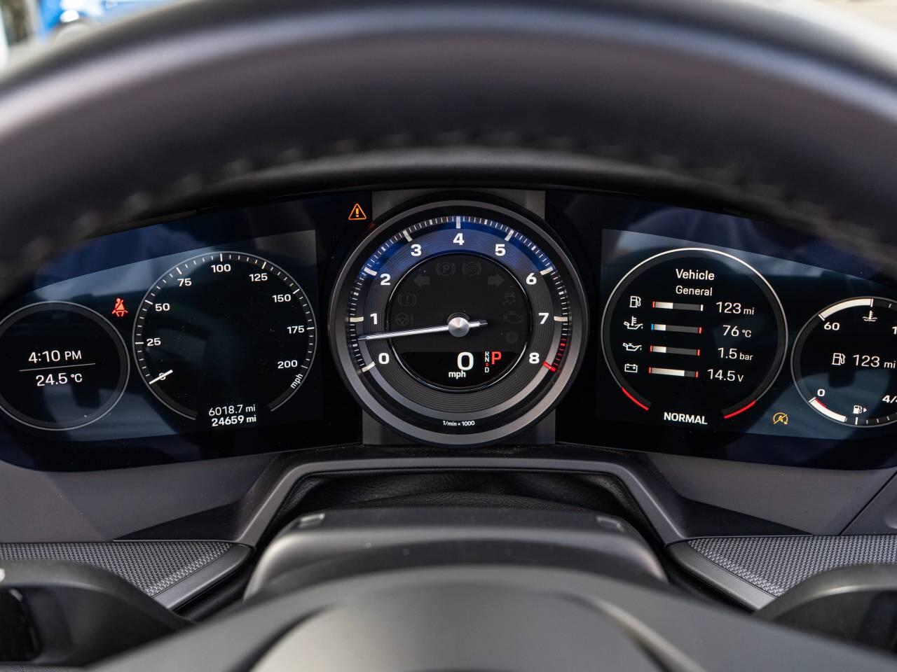 Porsche 911 view 23