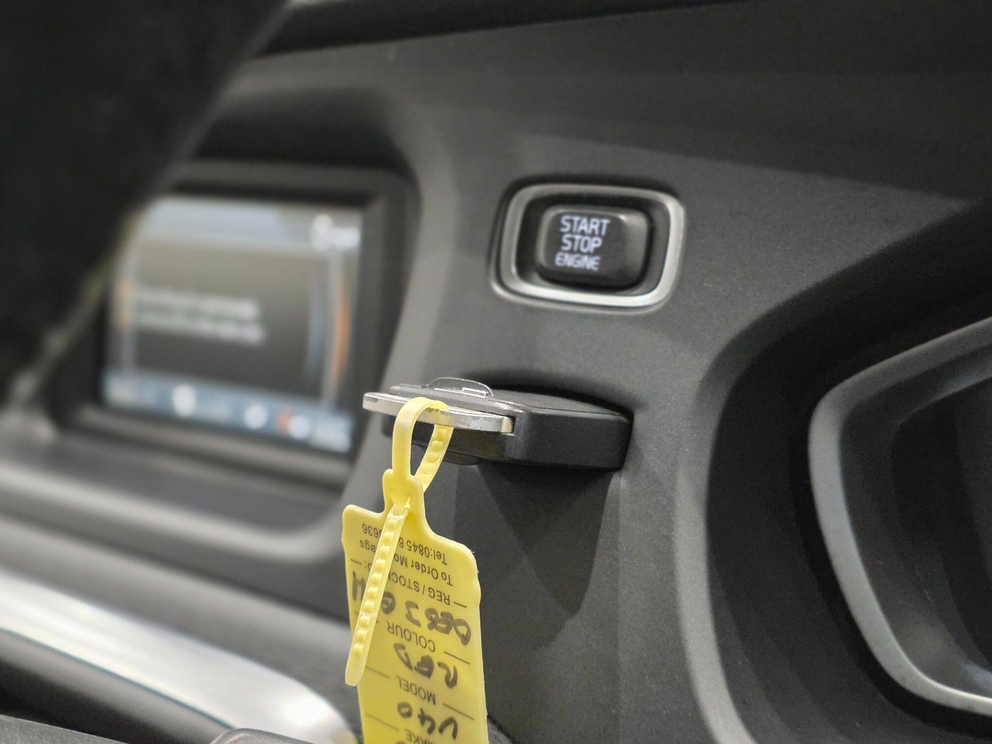 Volvo V40 Cross Country view 69