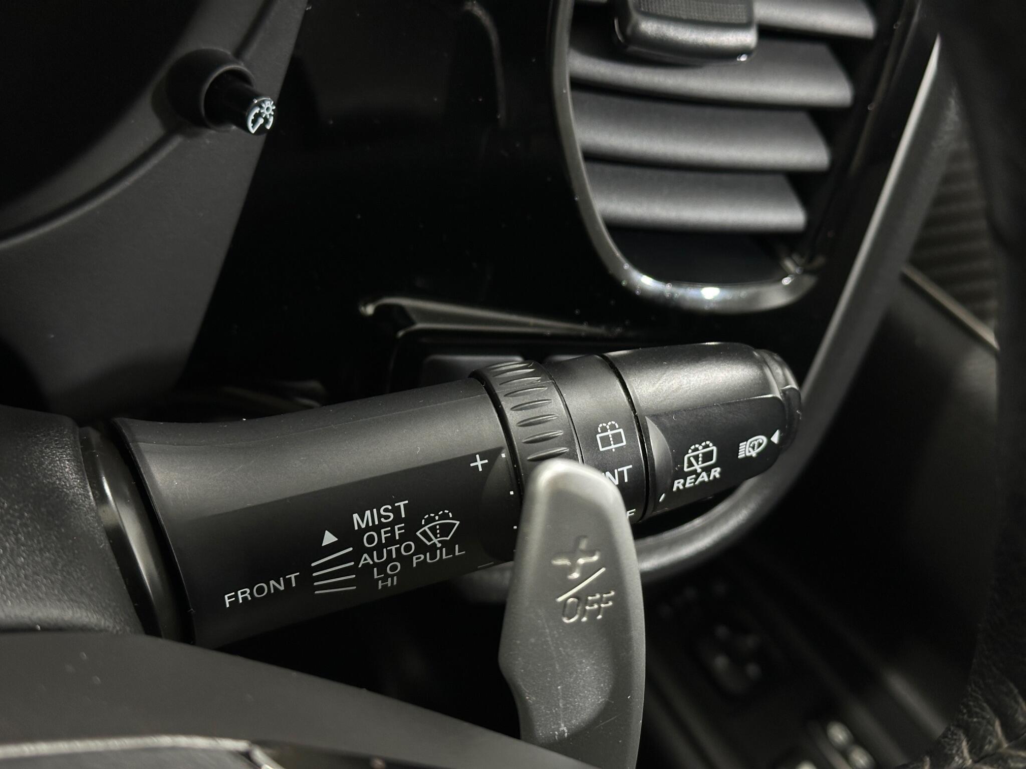 Mitsubishi Outlander view 17