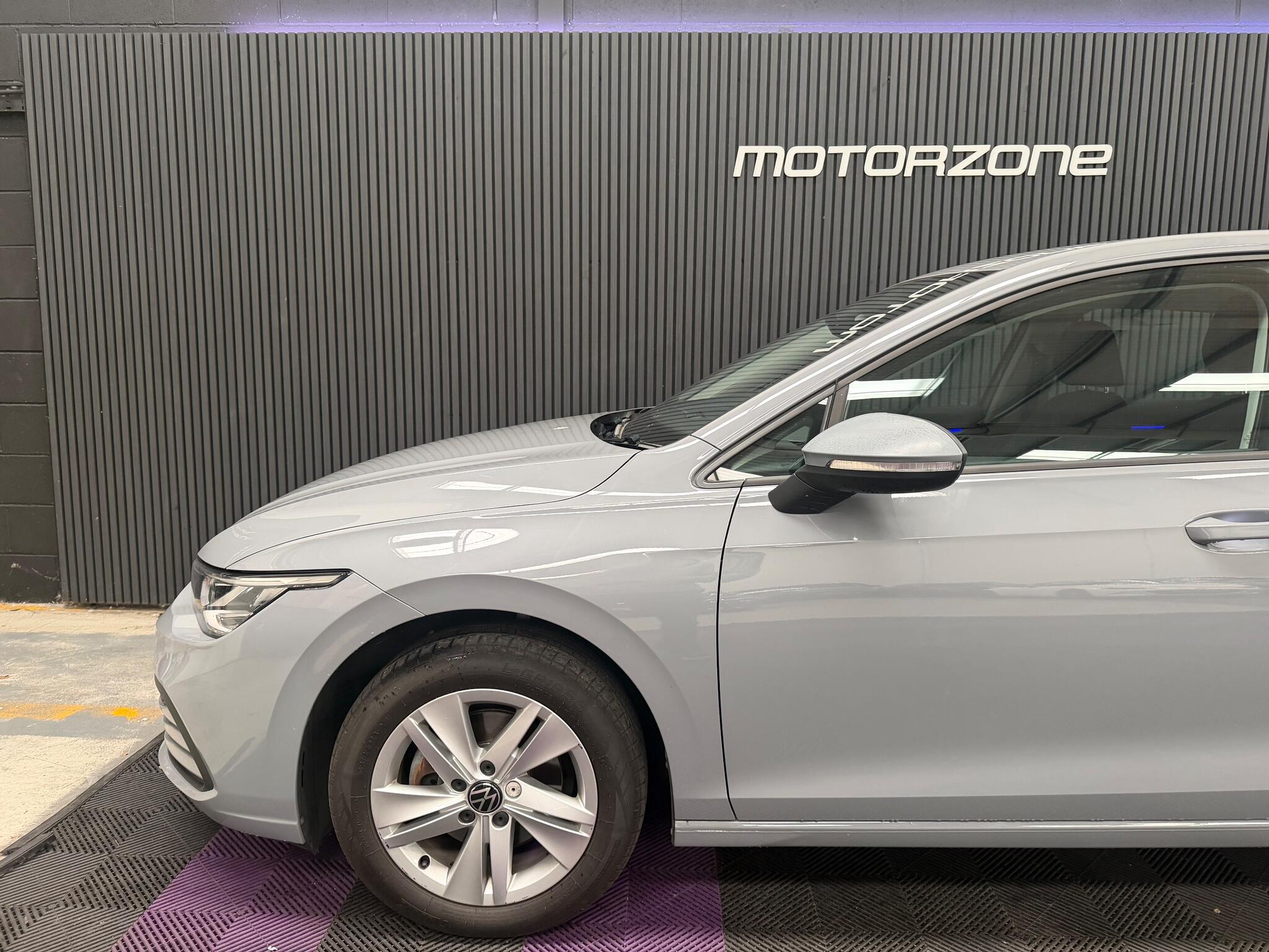 Volkswagen Golf view 8