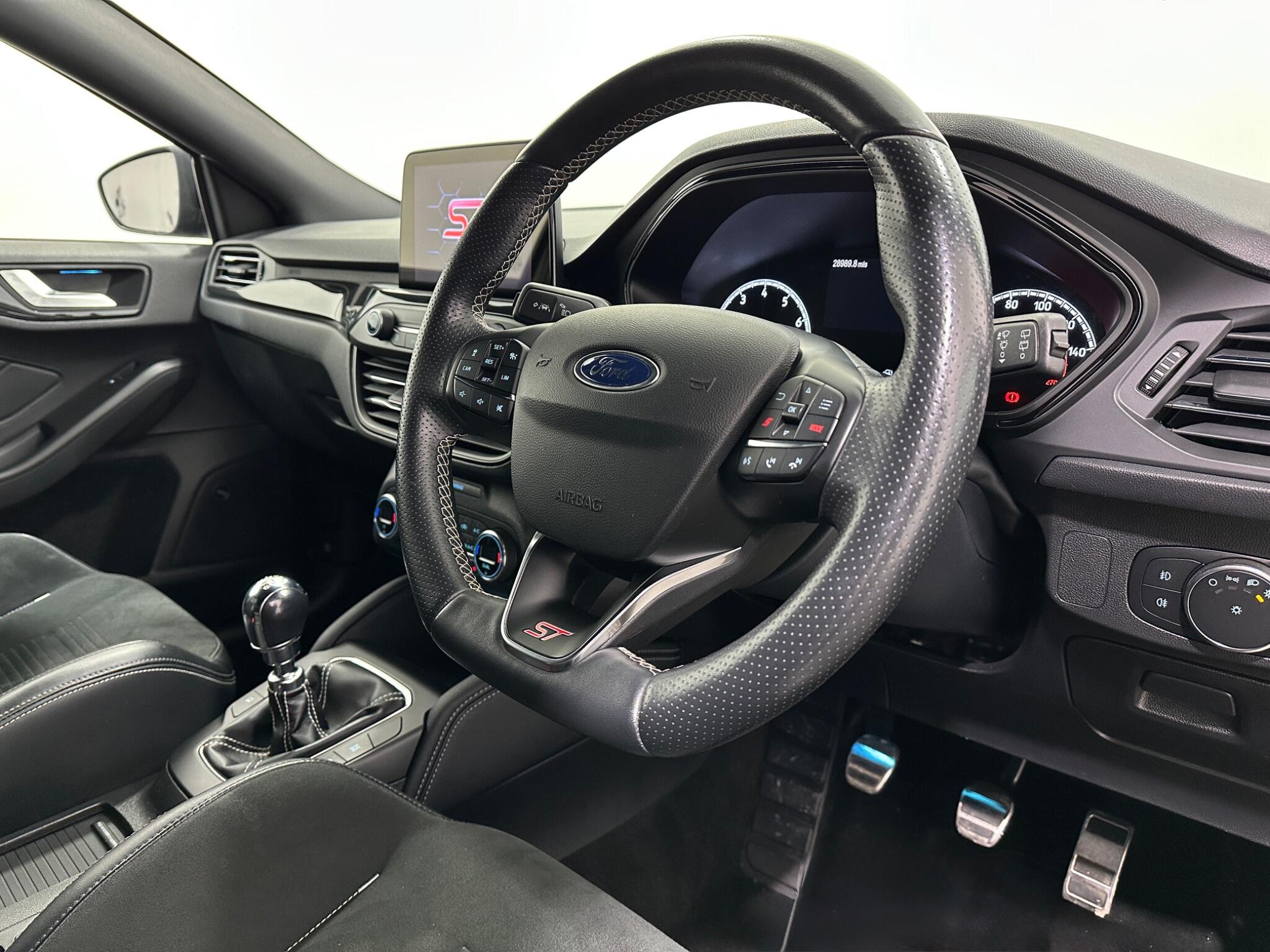 Ford Focus view 11