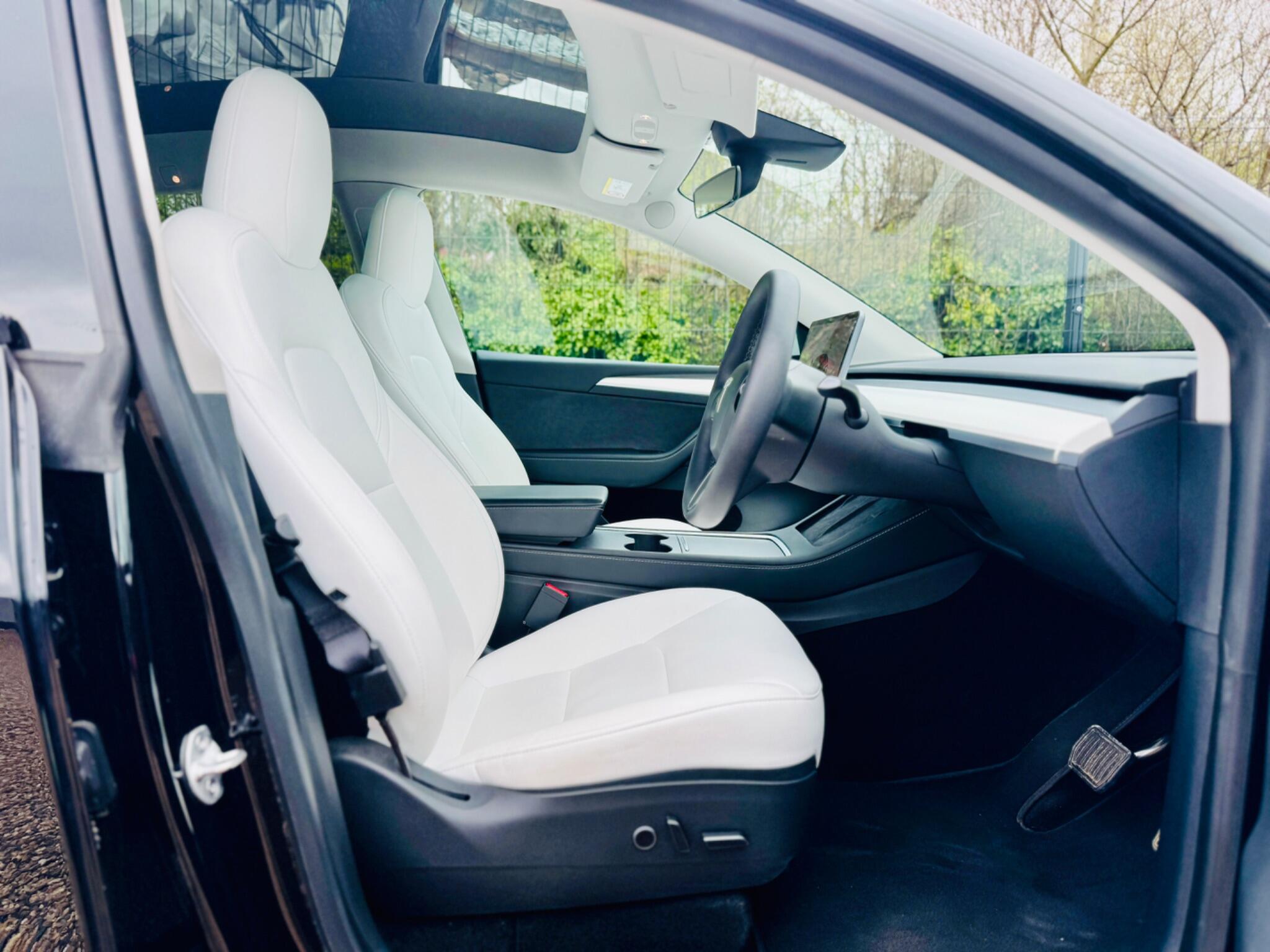 Tesla Model Y view 19