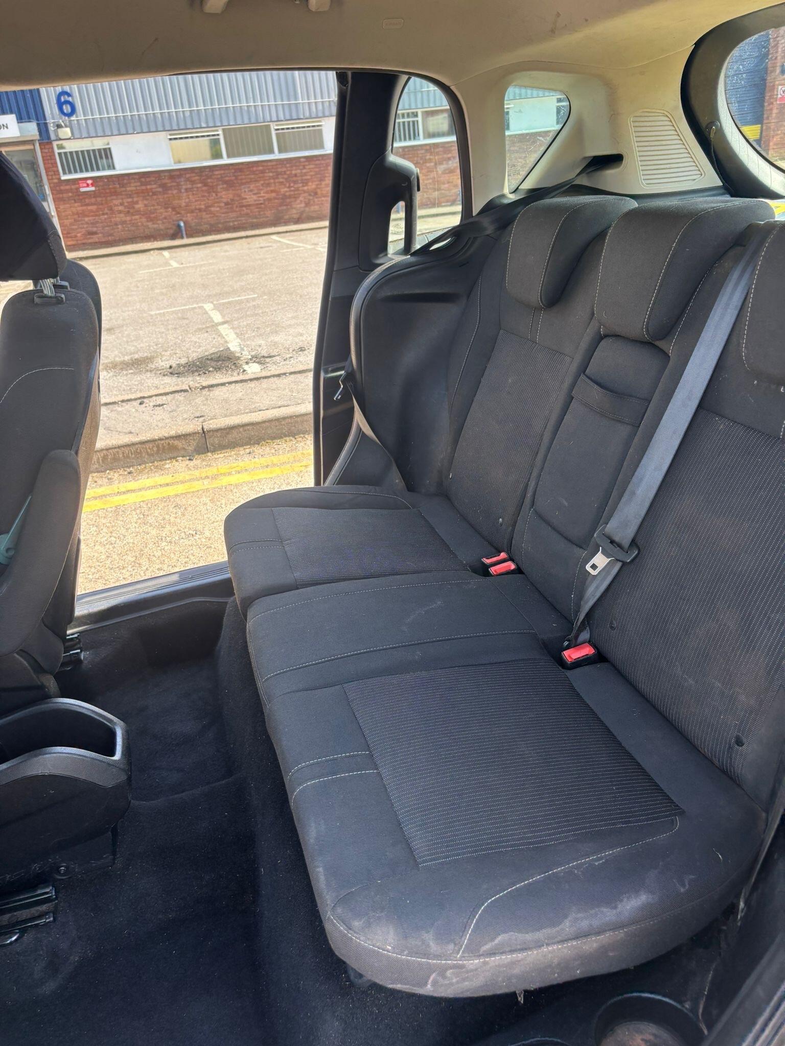 Ford B-Max view 30