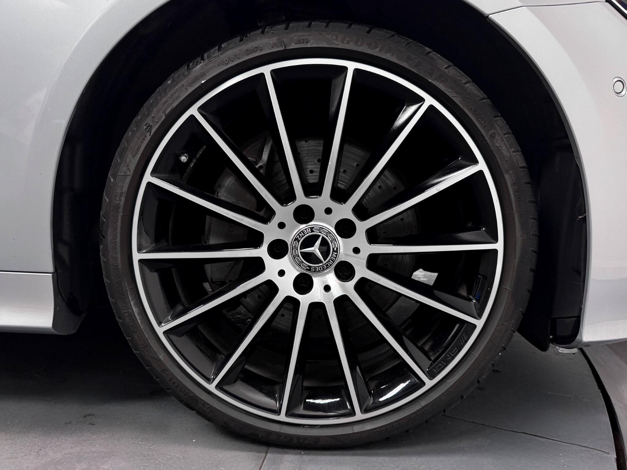 Mercedes-Benz E-Class view 71