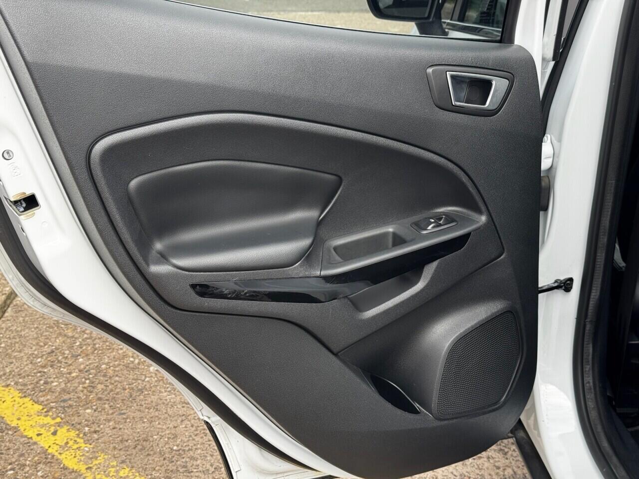 Ford Ecosport view 30