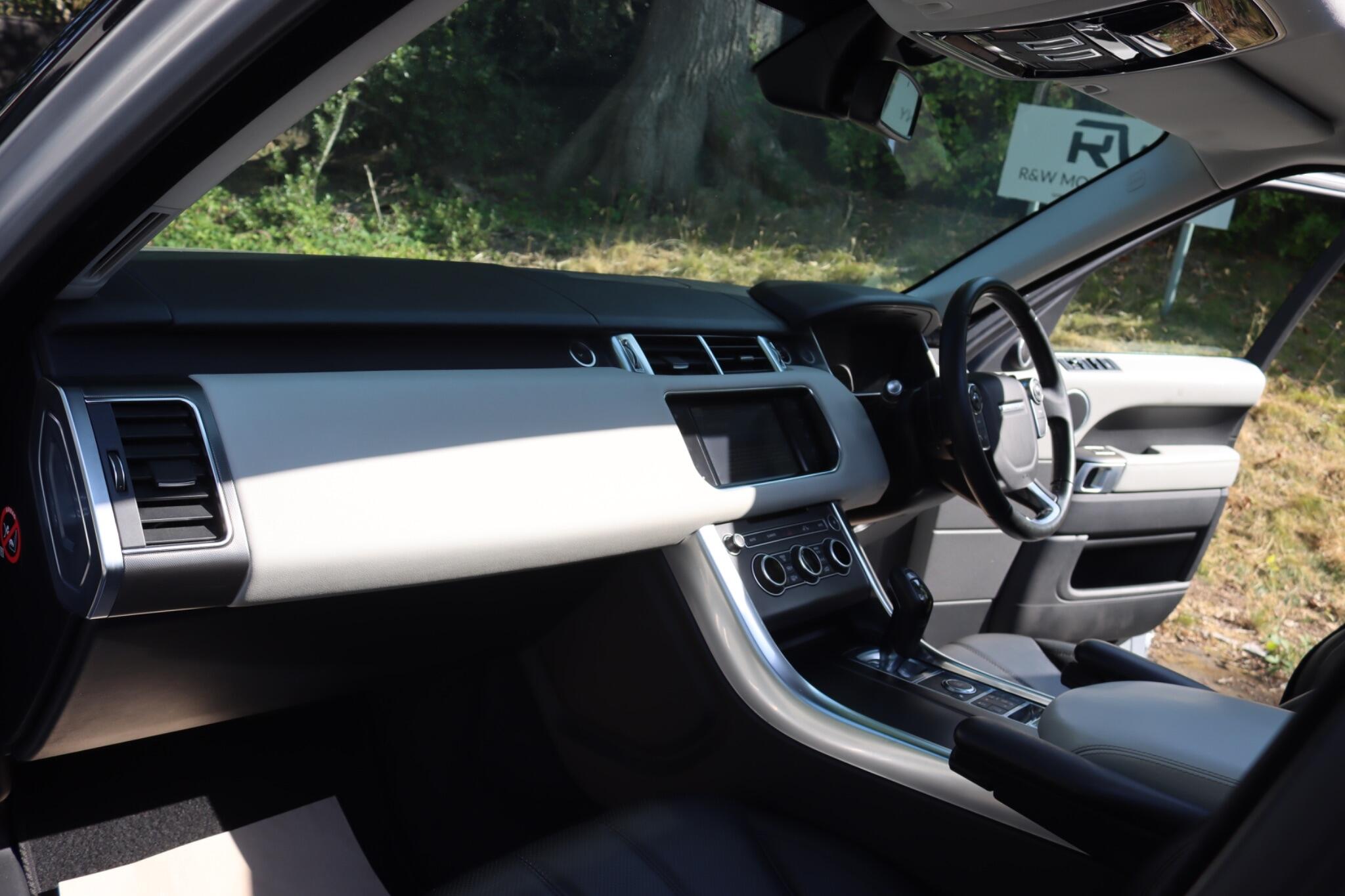 Land Rover Range Rover Sport view 5
