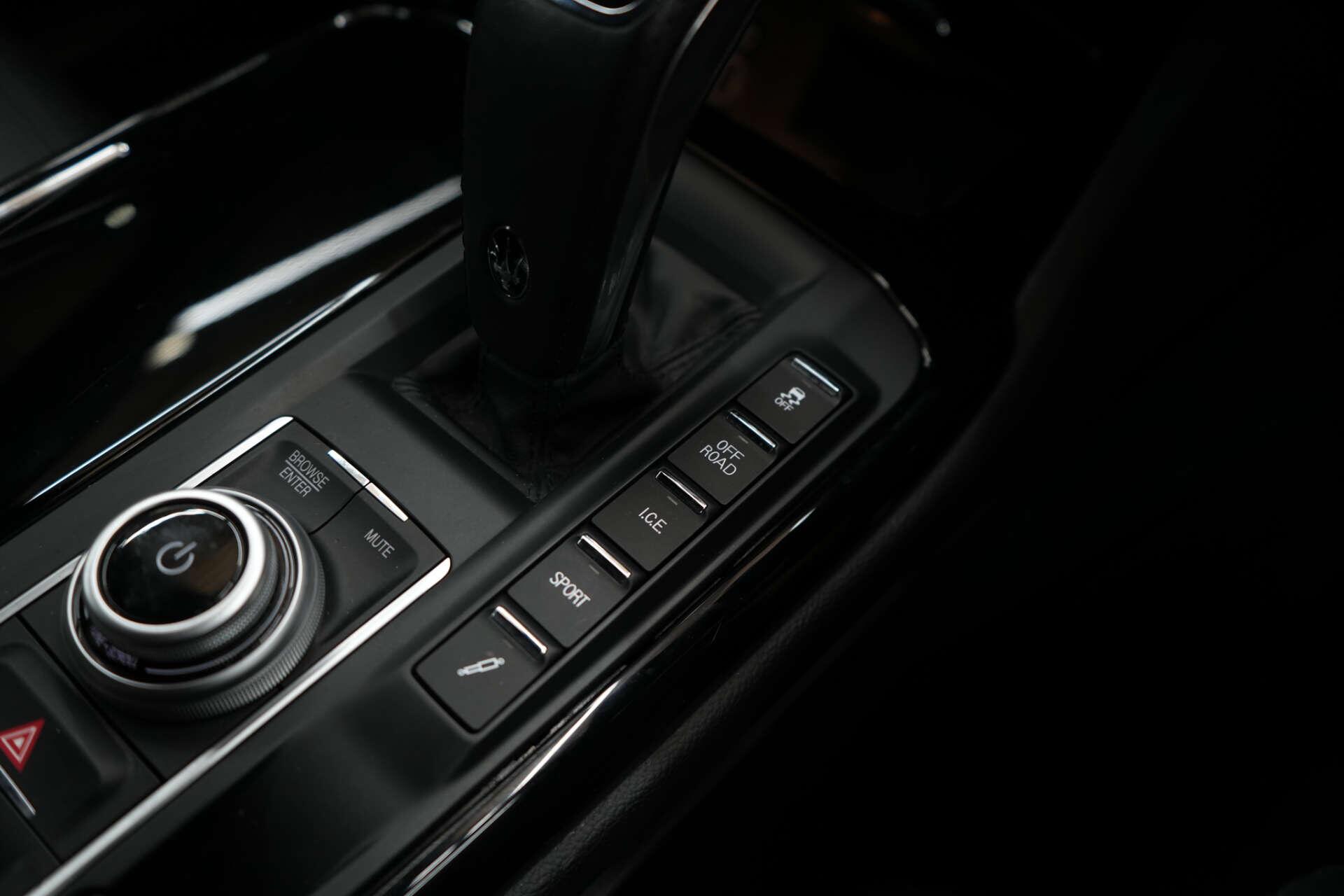 Maserati Levante view 30