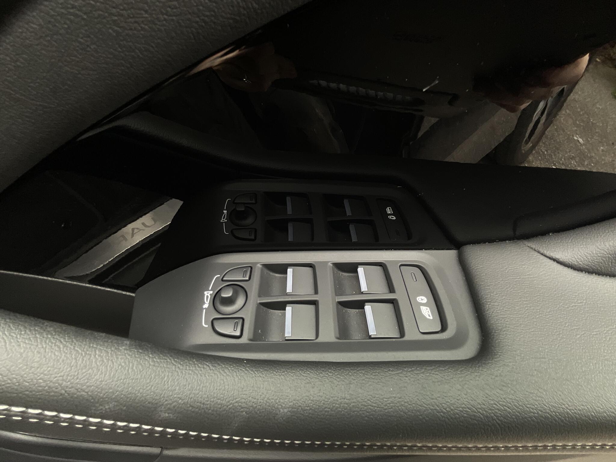 Jaguar I-Pace view 29