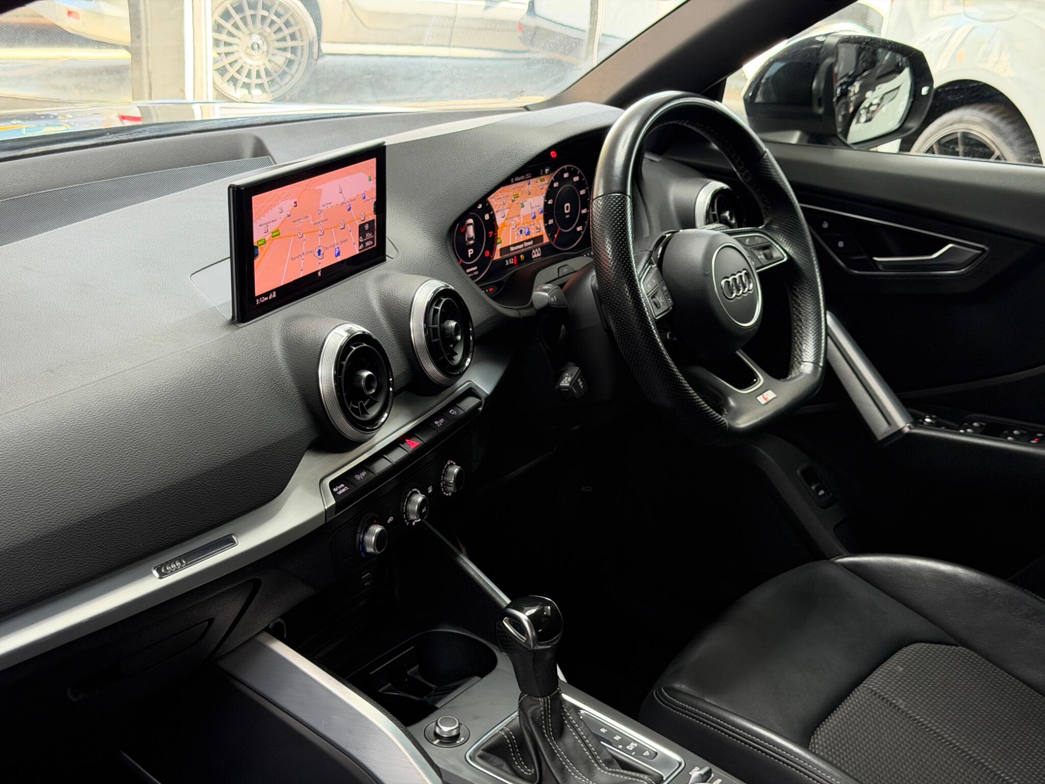 Audi Q2 view 16