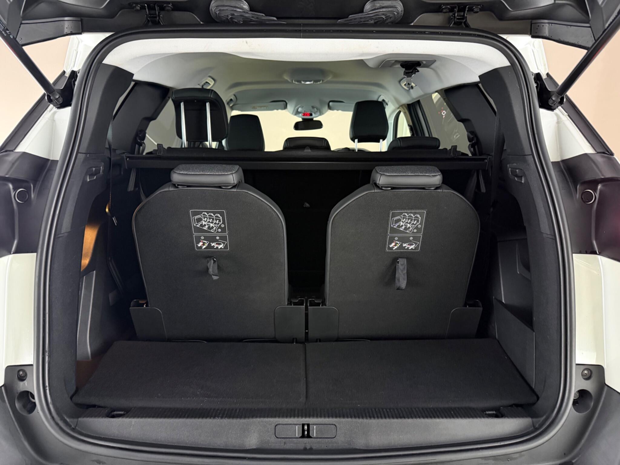 Peugeot 5008 view 10