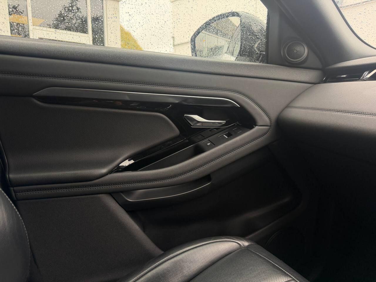 Land Rover Range Rover Evoque view 46
