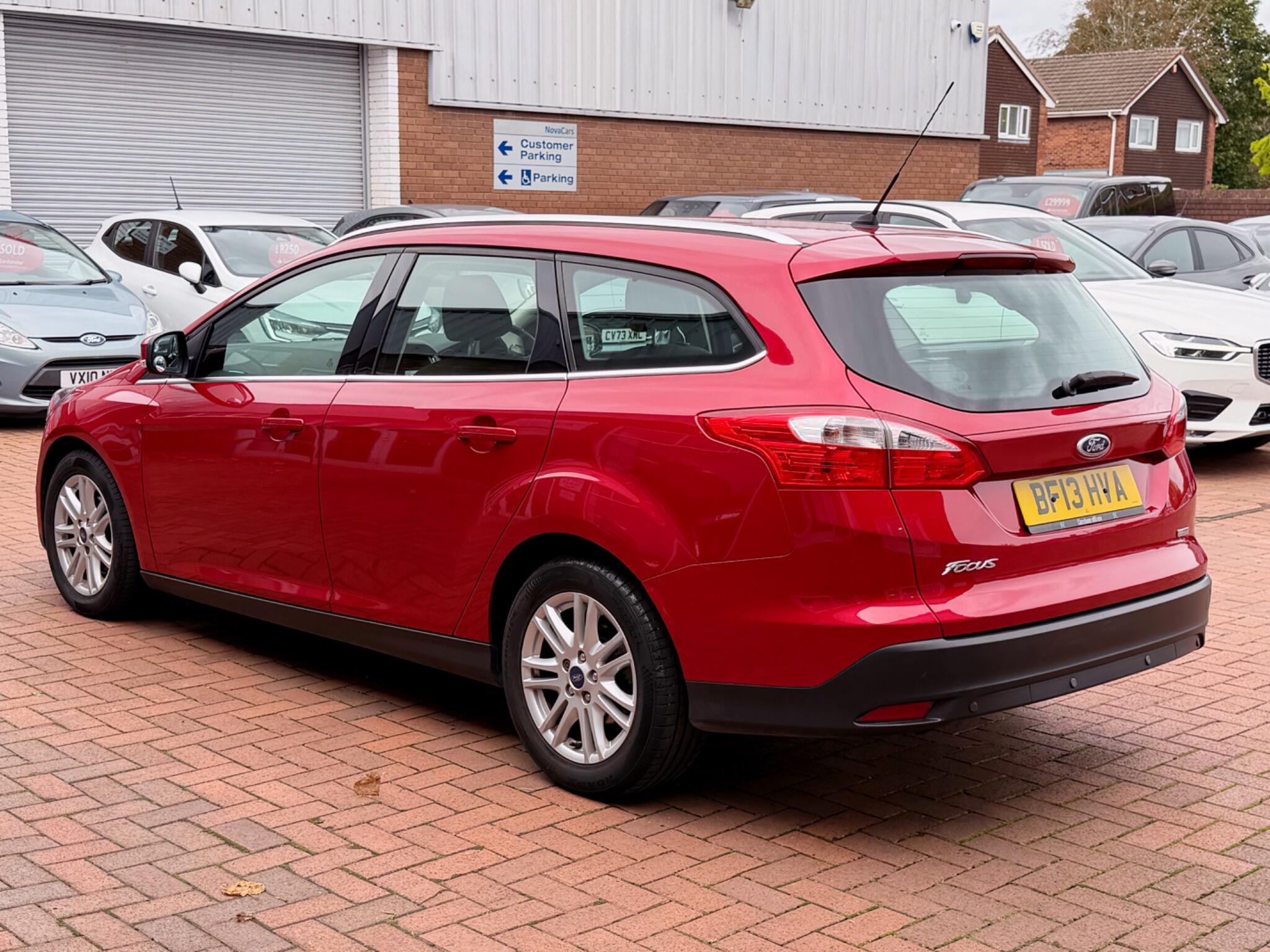 Ford Focus view 26