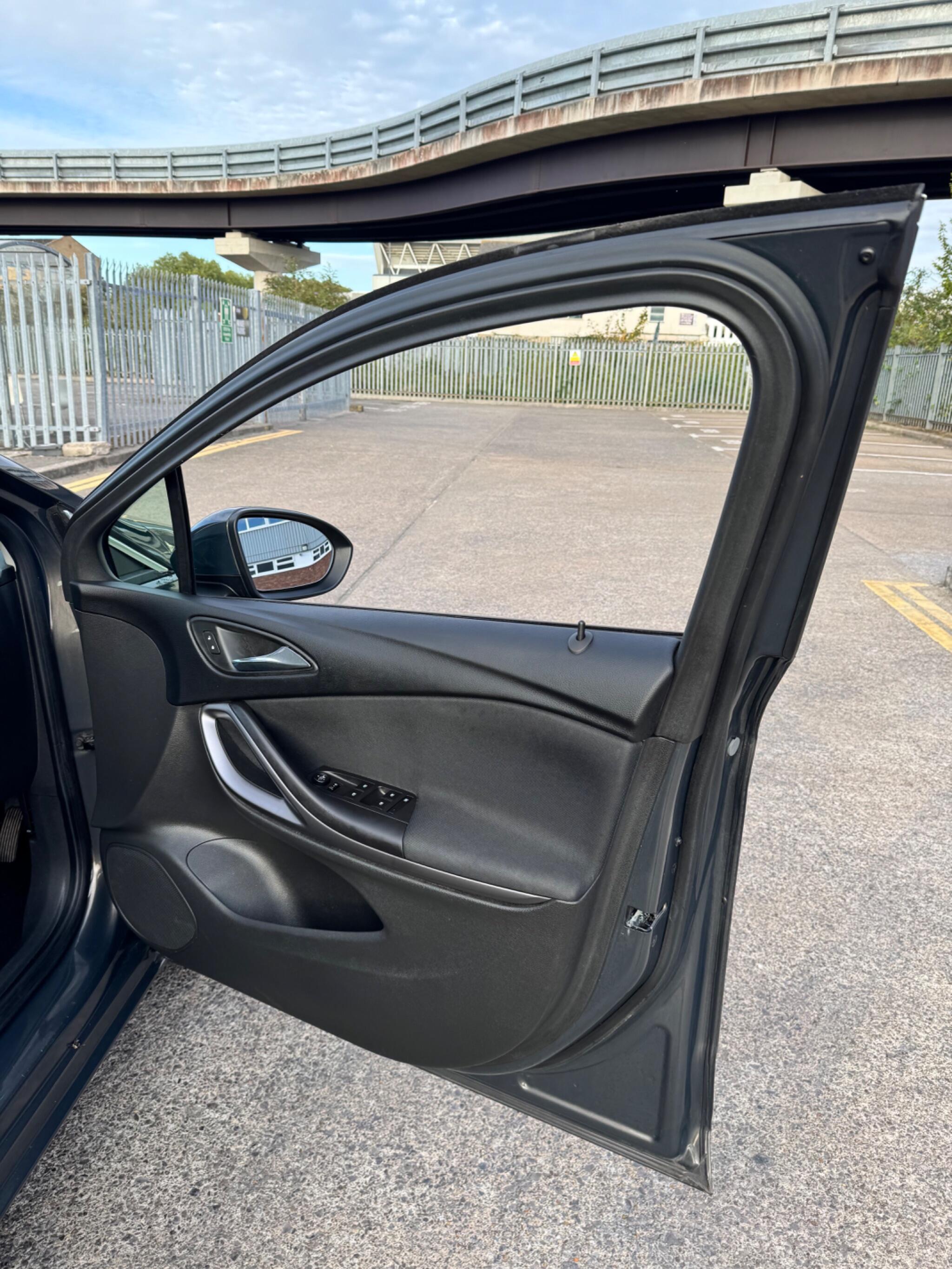 Vauxhall Astra view 27