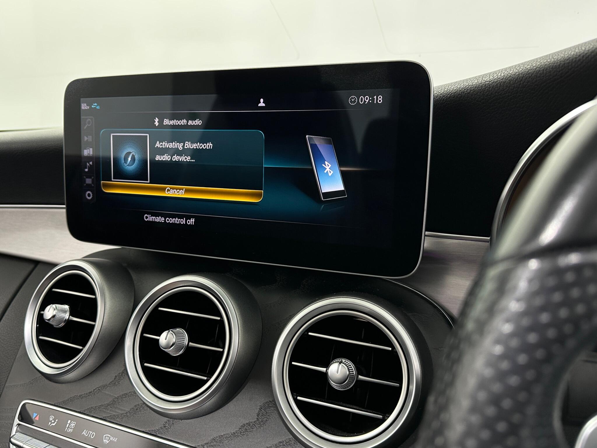 Mercedes-Benz C-Class view 27