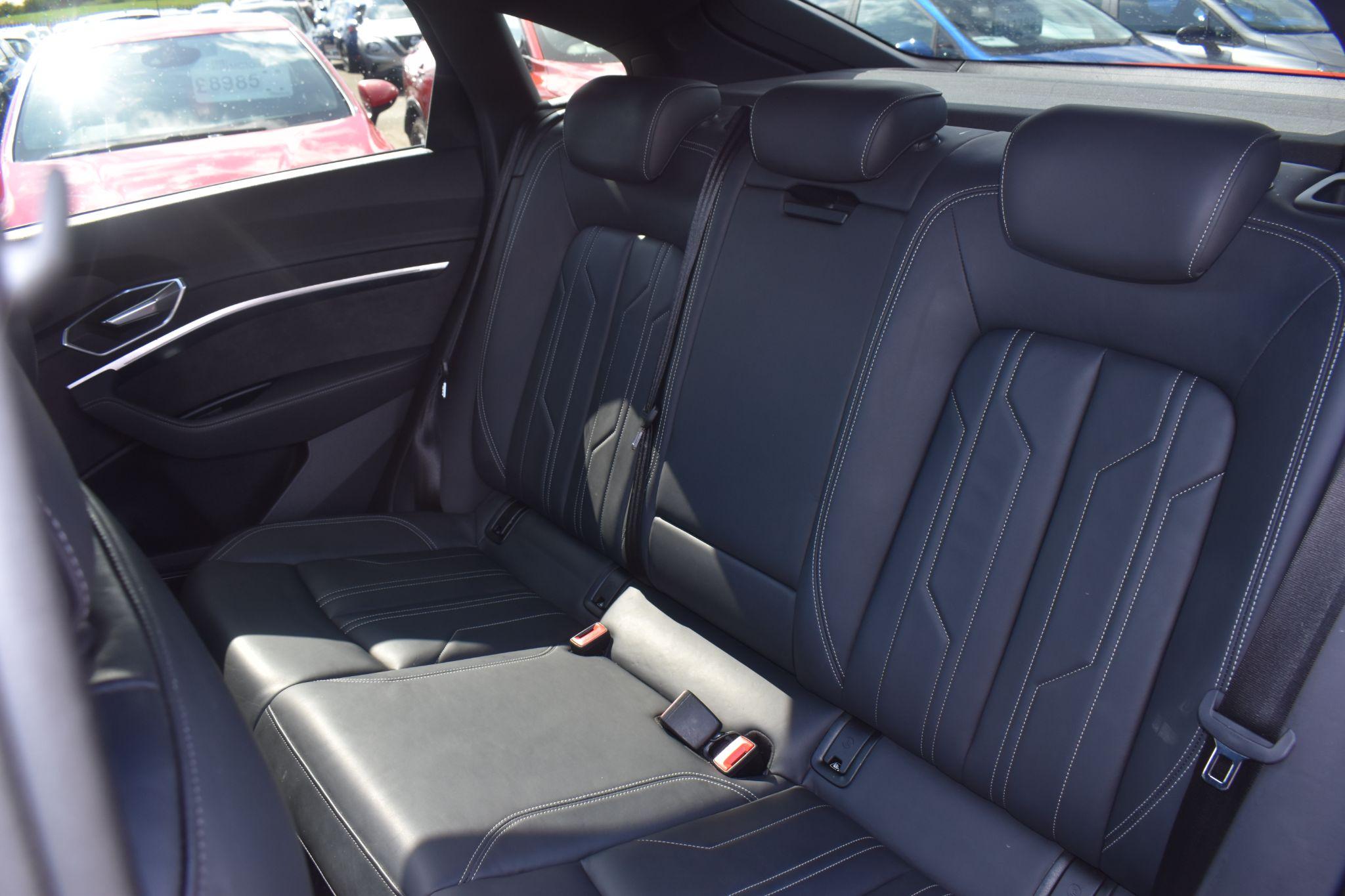 e-tron - 55 Launch Edition Sportback Auto quattro 5dr 95kWh - Image 18