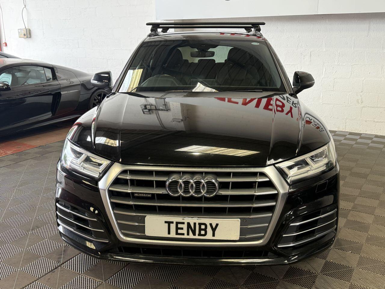 Audi Q5 view 4