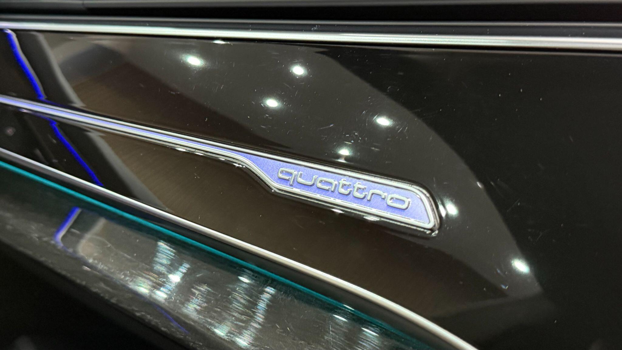 Audi Q8 view 33